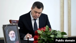 Садыр Жапаров Ирандын Кыргызстандагы элчилигине барып, Иран элине көңүл айтты.