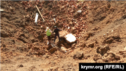 Оріхів, Запорізька обл. Вирва у місці влучення КАБа