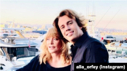 Алла Пугачёва жана Максим Галкин. Архив