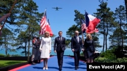 Байден закликав до солідарності з Україною під час урочистостей у Нормандії 