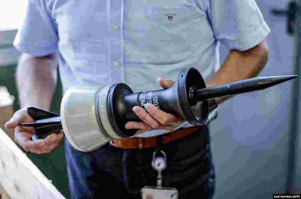 Sowudy böwüsýän täze raketa Ýewropa Bileleşigi Ukrainany artilleriýa oklary bilen üpjün etmek üçin, 2 milliard &euro; (2,1 milliard dollar) wada berdi. Geljek ýylyň dowamynda Ukraina million top okuny almaly. &nbsp;