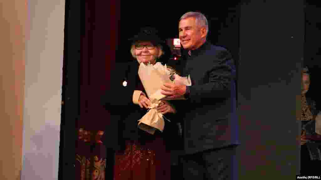 91 яшьлек шагыйрә&nbsp;Флера Гыйззәтуллина&nbsp;ике ел рәттән тәкъдим ителсә дә, Тукай бүләген ала алмады, аңа Халык шагыйре исеме бирелде.