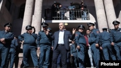 Armenia - Samvel Shahramanian, the Karabakh president, addresses protesters outside the Karabakh mission in Yerevan, October 20, 2023.