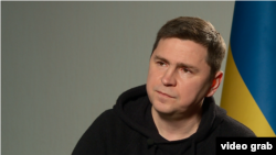 Подоляк наголосив на «неприпустимості будь-яких закликів до врегулювання війни в Україні шляхом переговорів та заморожування конфлікту»