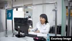 Ишкерлерди колдоо борбору. Бишкек. Иллюстрациялык сүрөт.