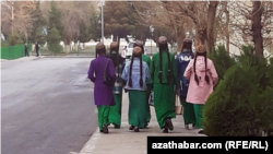 Школьницы. Туркменистан (Иллюстративное фото)  