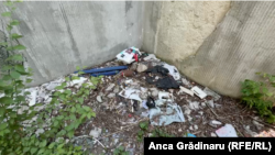 Exteriorul unuia dintre bazinele interioare din Complexul Sportiv Lia Manoliu.