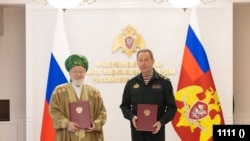 Талгат Таджуддин и Виктор Золотов. Источник: telegram-канал Росгвардии.