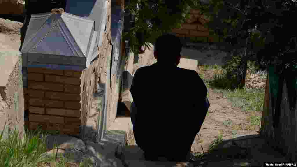 На душанбинском кладбище. 10 апреля 2024&nbsp;&nbsp;