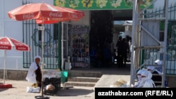 Aşgabadyň azyk bazary (arhiw suraty) 
