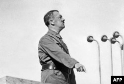 Адольф Гитлер выступает с речью (1937)