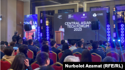 Форумга бир катар өлкөлөрдүн өкүлдөрү катышууда. 