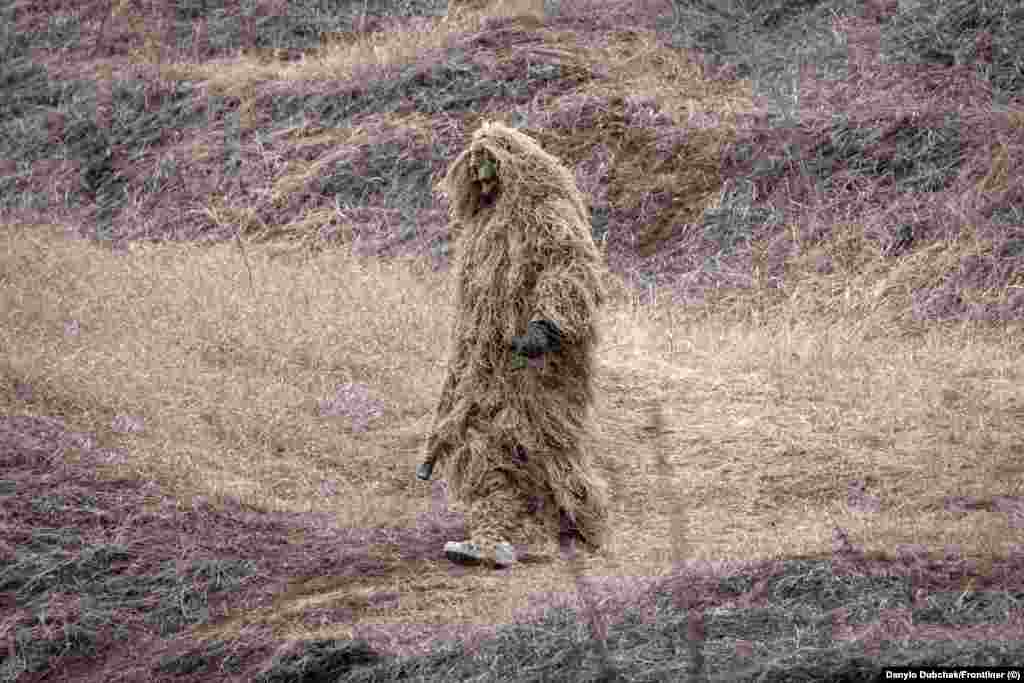 Вишкіл, який у мирний час тривав би понад рік, тепер проходить лише за 21 день через гостру потребу у снайперах на передовій