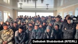 Нааразылык акциясына чыккан жүк ташуучу айдоочулар. Ош шаары. 20-декабрь, 2023-жыл.