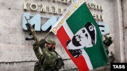 Бойцы чеченского батальона "Ахмат" в оккупированном Мариуполе. Апрель 2022 года