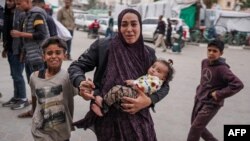 جنگ در غزه هزاران فلسطینی را آواره ساخته است 