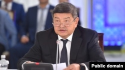 Акылбек Жапаров.