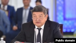 Акылбек Жапаров.