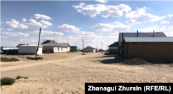 Karaşalaň balykçylyk obasy, ol ýerde 80 maşgalanyň durmuşy balyk tutmak bilen bagly