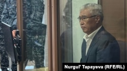 Бұрынғы мәдениет және спорт министрі Арыстанбек Мұхамедиұлы сот залында. 20 маусым 2023 жыл.