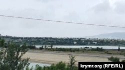 Зростаючий острів на Тайганському водосховищі