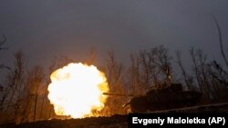 Sebit häkimi Maksim Kozytskiý günbatar Lwow şäherine urlan zarbalarda azyndan dört adamyň ölendigini aýtdy.