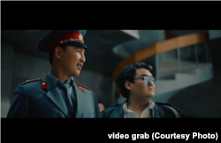 Шарип Серик и Женис Омаров в клипе Моргенштерна.