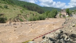 «Ամեն ինչ ունեցել ենք, ոչ մի բան չկարողացանք հանել». Աղստևը քշել-տարել է տունը