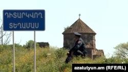 Ոստիկանը Ոսկեպարի եկեղեցու մոտ, 23-ը ապրիլի, 2024թ/