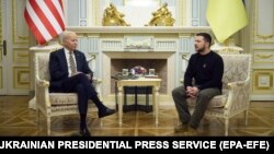 ABŞ-nyň prezidenti Jo Baýden ukrain kärdeşi bilen Kiýewede duşuşdy. 