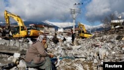 Түркиядагы жер титирөөнүн кесепеттери. 