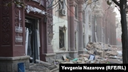 Наслідки російського ракетного обстрілу житлової багатоповерхівки у Запоріжжі, 18 жовтня 2023 року