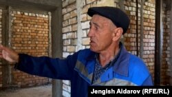 Капчыгай айылынын тургуну Исабек Тогонов. Курулушу аяктай элек үйүн тааныштырып жатат. 31-март, 2023-жыл