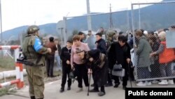 Արցախցիները խաղաղապահների տեղակայման վայրում, 21-ը սեպտեմբերի, 2023թ․