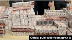 Кантрабандныя цыгарэты зь Беларусі. Архіўнае фота