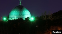 Ирандагы мечиттердин бири. Иллюстрация. 