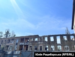 Психіатрична лікарня Дніпра, пошкоджена ракетою 26 травня 2023 року. Світлина зроблена у травні 2024 року