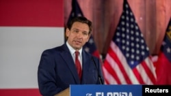 Губернатор американського штату Флорида Рон ДеСантіс (на фото) є конкурентом Дональда Трампа в боротьбі за висування кандидатом від Республіканської партії на виборах президента США 2024 року