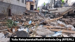 Наслідки влучання російського безпілотника у багатоповерхівку в Дніпрі. Дніпро, 24 лютого 2024 року, фото ілюстративне