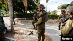 نیروهای اسرائیلی از صبح وقت شنبه وارد جنگ با نیروهای گروه حماس شده اند