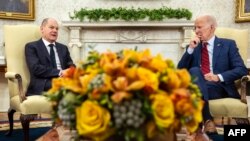 Жо Байден менен Олаф Шольц