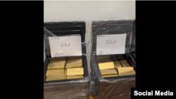 Алтын куймалары боюнча социалдык тармактарда тараган видеодон алынган скриншот. 