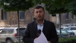 Модари Дилшод Саидмуродов паси панҷара рафт