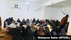 دانش آموزان صنف خیاطی در ولایت هرات