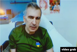 Фотокадр з відеозв'язку. Міхеїл Саакашвілі в суді, 20 вересня 2023 року