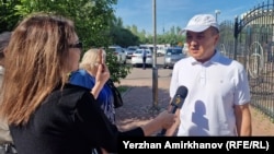 Жоғарғы сот отырысынан шыққан адвокат Мейіржан Досқараев Азаттық тілшісі Сәния Тойкенге сұхбат беріп тұр. Астана, 5 маусым, 2024 жыл.