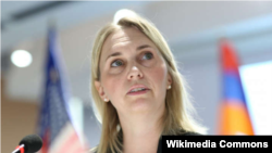 Брижит Бринк.