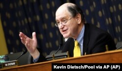 Конгресмен-демократ Бред Шерман на слуханнях Комітету Палати представників із закордонних справ