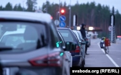 Чарга на беларуска-літоўскай мяжы. Ілюстрацыйнае фота