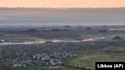 Зниклі безвісти військові можуть перебувати у полоні, в інших випадках це можуть бути загиблі, тіла яких не вдалося евакуювати через запеклі бої на території. На фото – знищена Мар'їнка, яку Росія штурмує вже 17 місяців. Травень 2023 року 